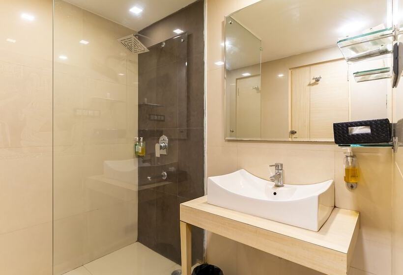 デラックスルーム, Infiniti Hotel & Spa