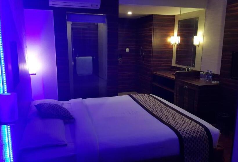 Chambre Executive, Privilege Inn