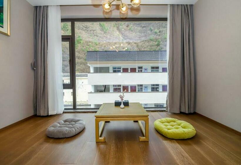 デラックスルーム, Qianhe Rezen