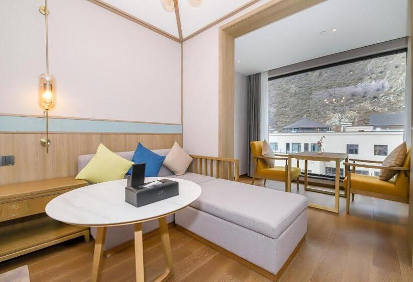 Номер Deluxe, Qianhe Rezen