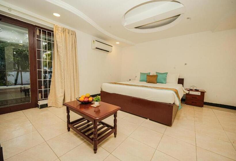 Люкс Повышенной Комфортности, Shelter Beach Resort