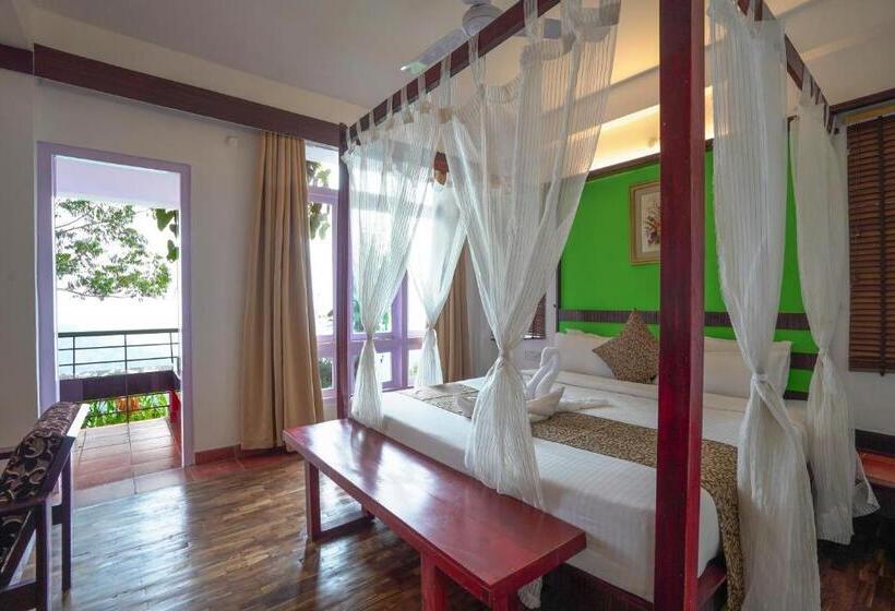 اتاق لوکس, Tea Valley Resort, Munnar