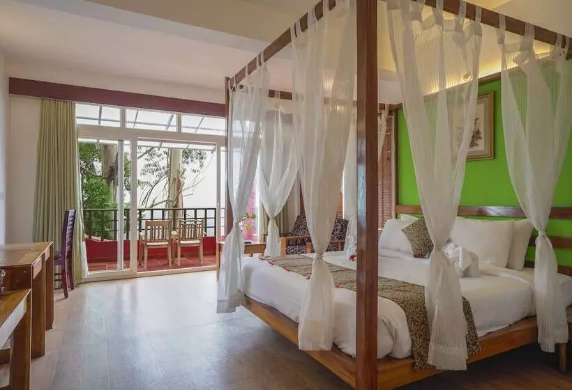 Deluxe Room, Tea Valley Resort, Munnar