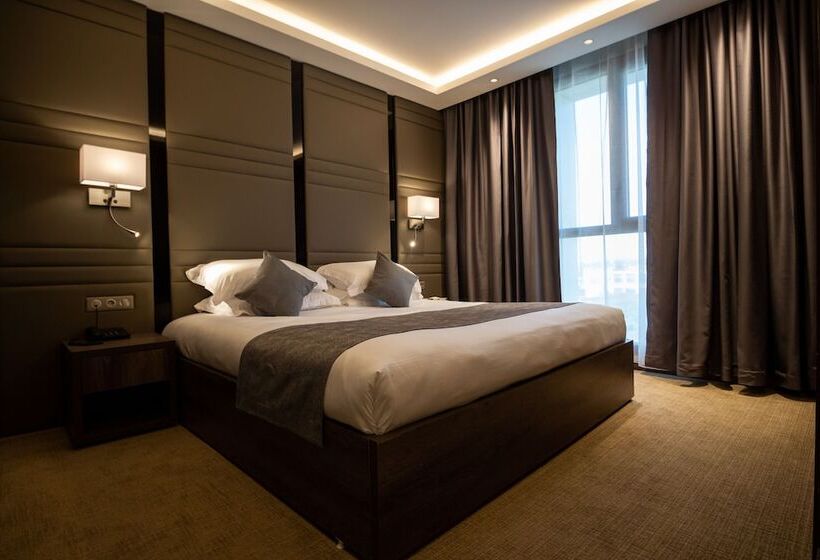 سوییت اجرایی, Bay Diab