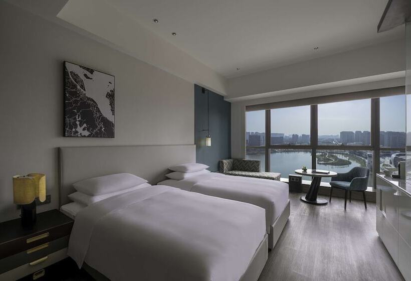 اتاق استاندارد با چشم‌انداز دریاچه, Hyatt Centric Lakeside Ningbo