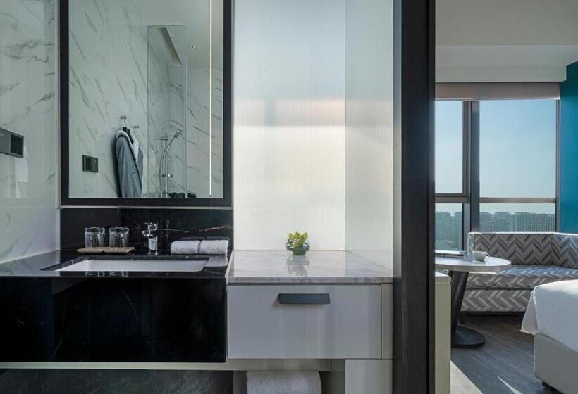 اتاق استاندارد با تخت بزرگ, Hyatt Centric Lakeside Ningbo