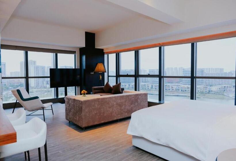 جناح, Hyatt Centric Lakeside Ningbo