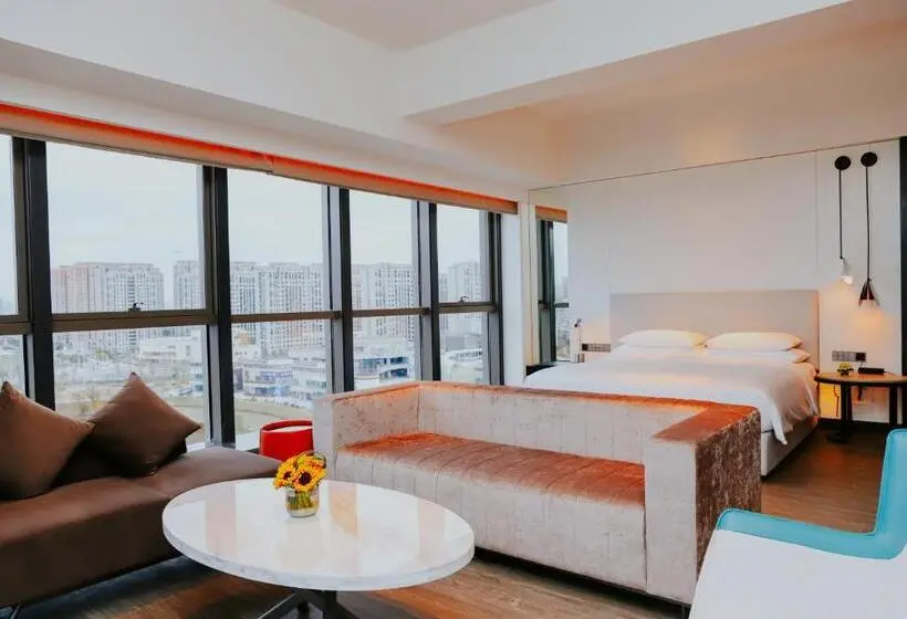 スイート, Hyatt Centric Lakeside Ningbo