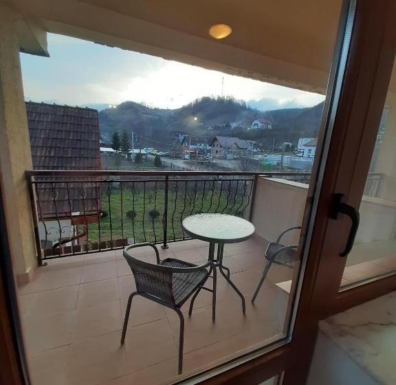 발코니 디럭스 룸, Pensiunea Montan Din Bran,sat Simon Spa Indoor