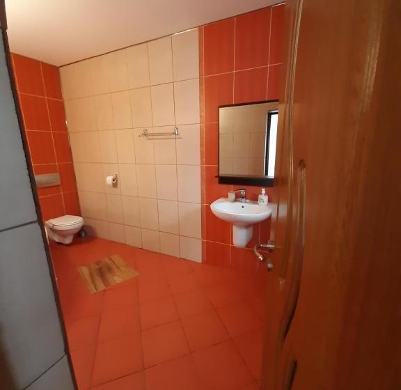 Трехместный Номер Классика, Pensiunea Montan Din Bran,sat Simon Spa Indoor