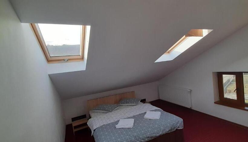 Номер Economy, Pensiunea Montan Din Bran,sat Simon Spa Indoor