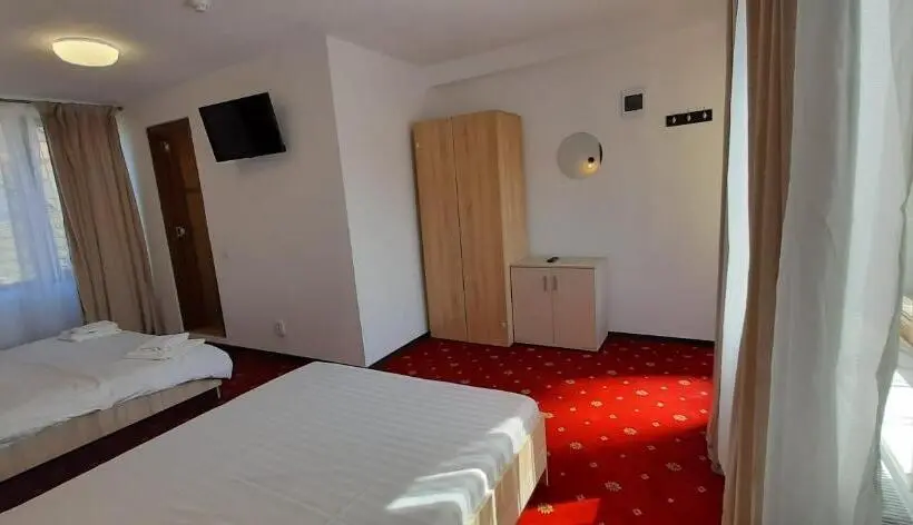 اتاق استاندارد سه نفره, Pensiunea Montan Din Bran,sat Simon Spa Indoor