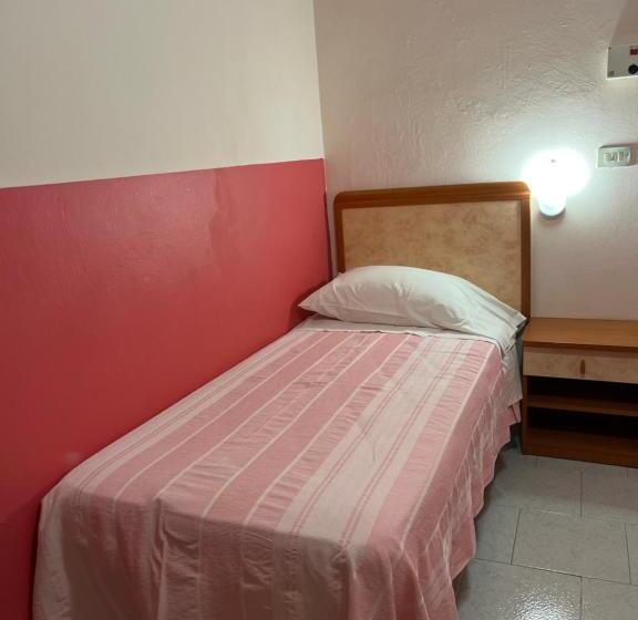 스탠다드 싱글 룸, Zucconi