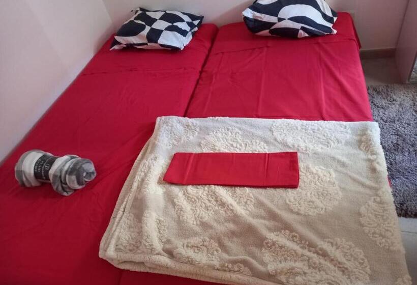 اتاق عادی یک تخته, Room In Historical City Centre With Private Bathroom