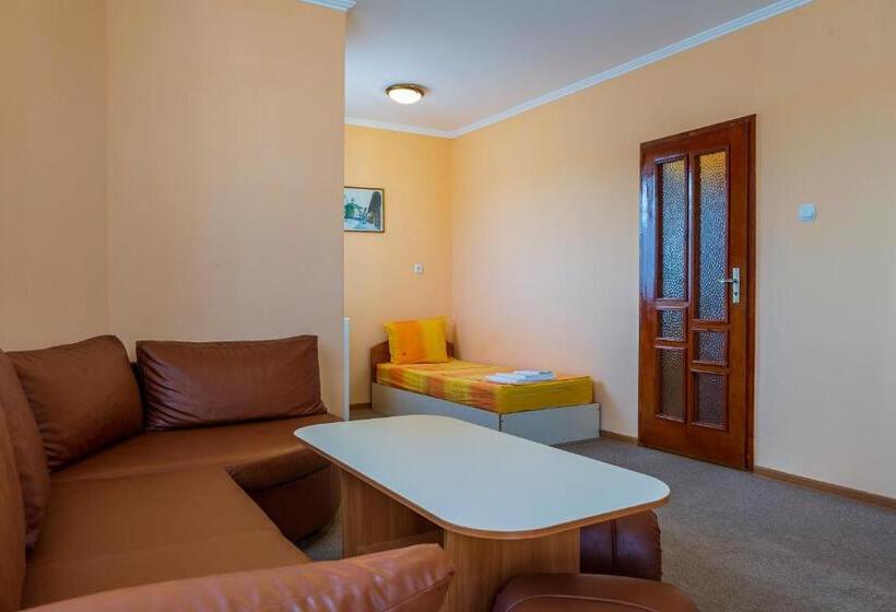 شقة غرفة نوم واحدة مزودة بشُرفة, хотел бриз