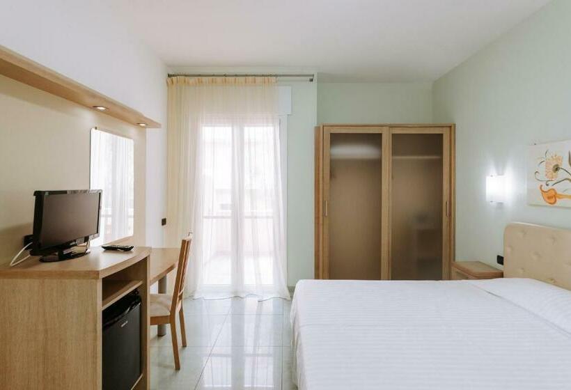 Трехместный Номер Комфорт, Nicolaus Club La Giurlita