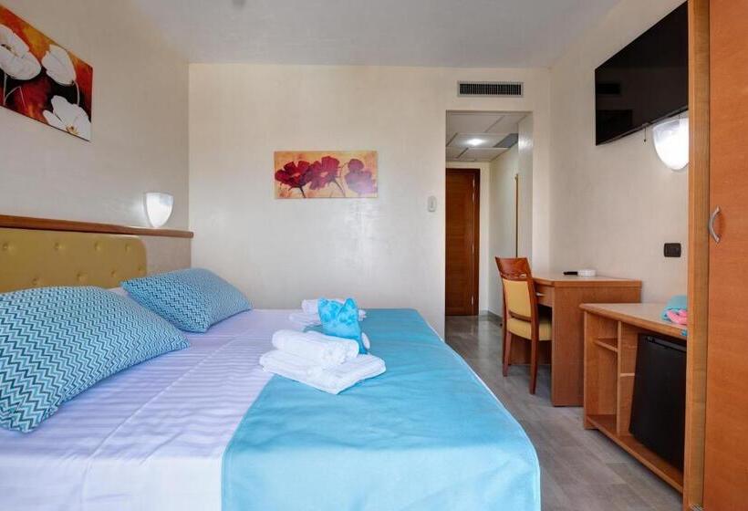 プールビュースタンダードルーム, Nicolaus Club La Giurlita