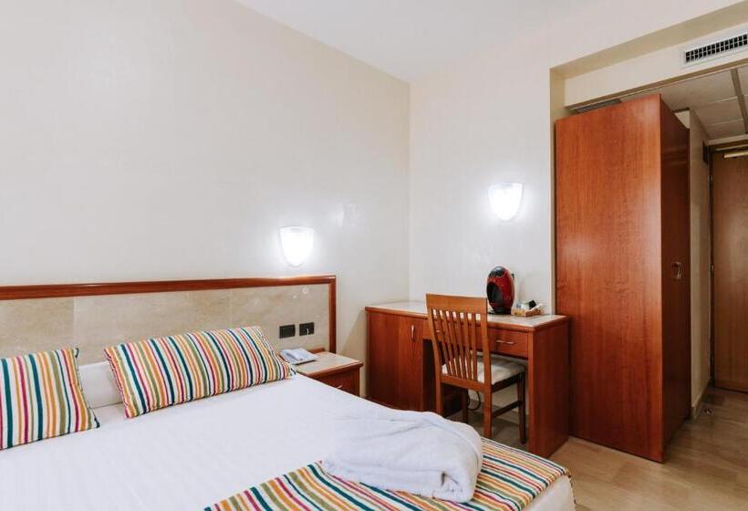Четырехместный Номер Deluxe, Nicolaus Club La Giurlita