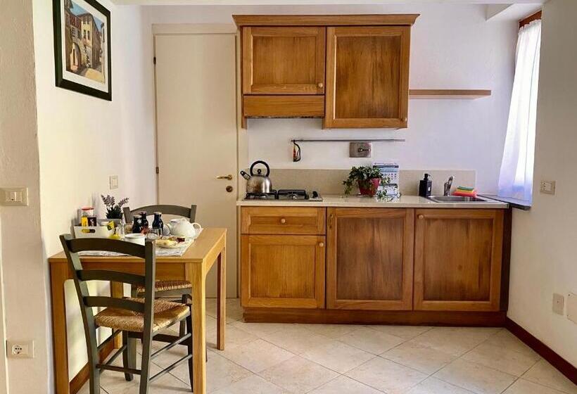 스탠다드 스튜디오, Residence Terme Isola D Elba Srl