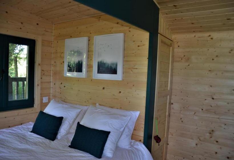 ファミリールーム, Le Camp Du Fauconnier