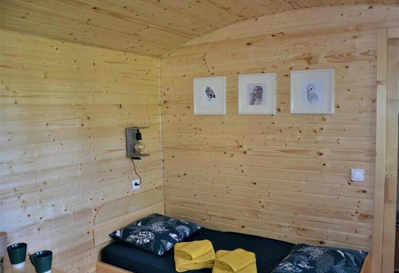 ファミリールーム, Le Camp Du Fauconnier