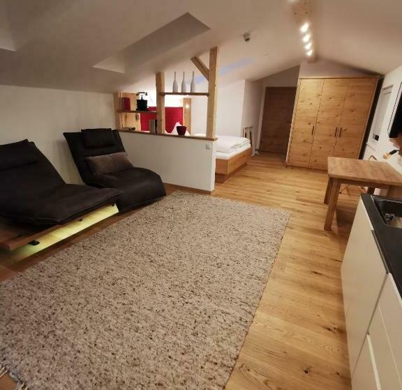 סוויטה אקזקיוטיב, Thurners Boutique