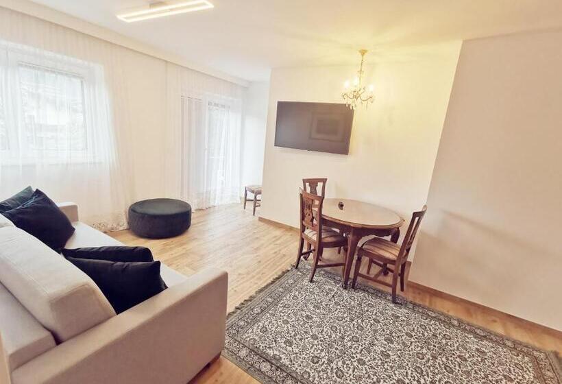 סוויטה משפחתית, Thurners Boutique