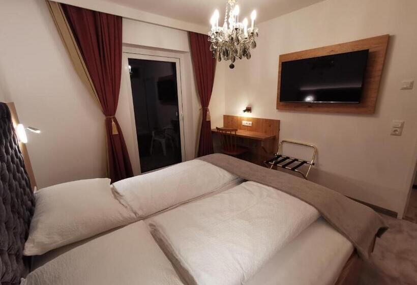 חדר משפחתי, Thurners Boutique