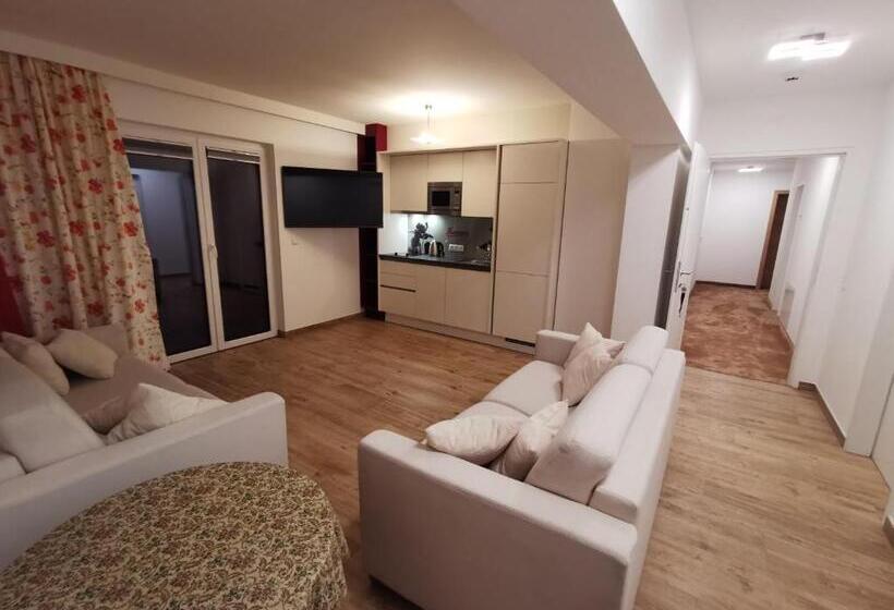 חדר משפחתי, Thurners Boutique