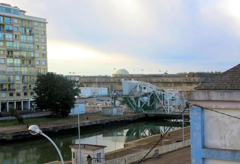 Четырехместный Номер Стандарт, Les Abeilles