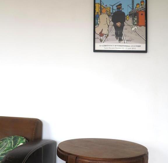 海の見える１ベッドルームアパートメント, Les Abeilles