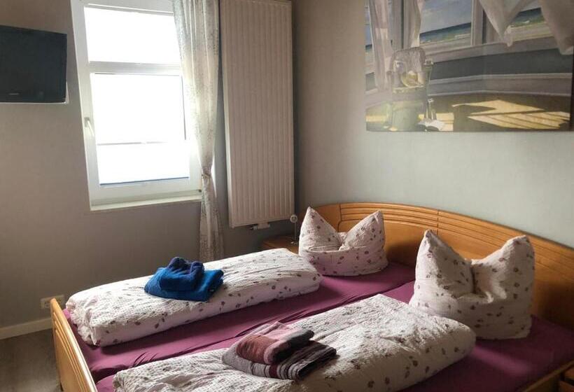 חדר בסיסי, & Restaurant Neptun