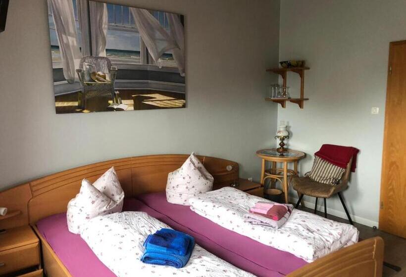 חדר בסיסי, & Restaurant Neptun