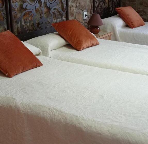 اتاق استاندارد سه نفره, Hospedaje Vega