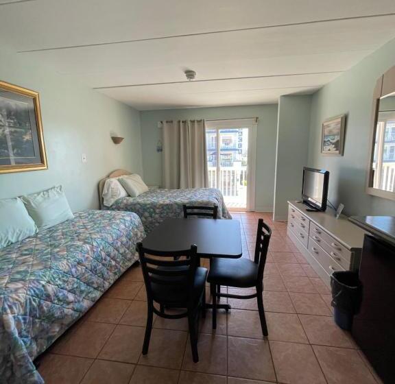 패밀리 스튜디오, Barcelona Motel