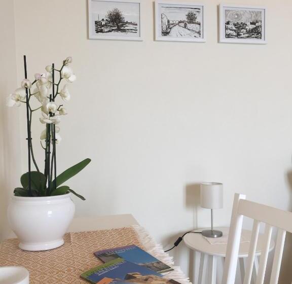 デラックスルーム, Basiliscus