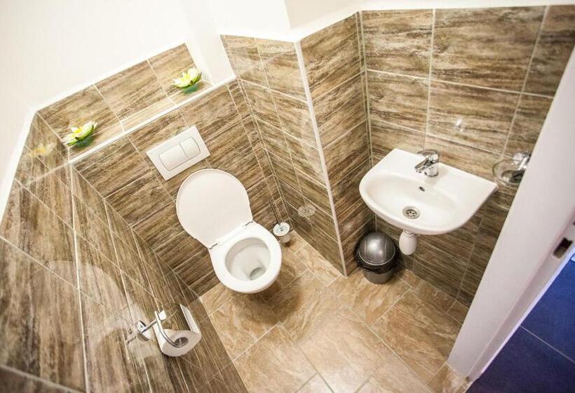 חדר סטנדרט לשלושה, Ubytování Rožmberk Nad Vltavou 18