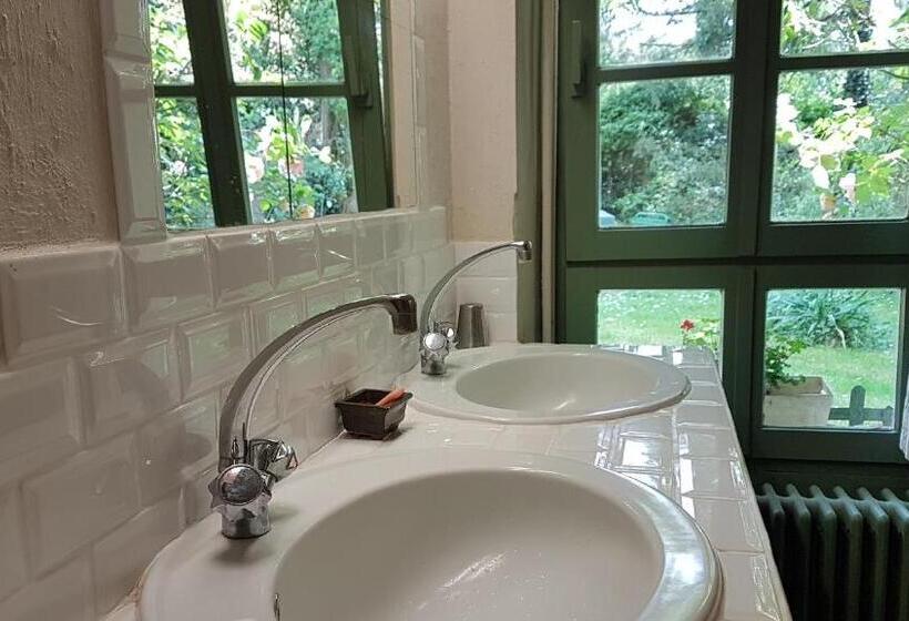 غرفة قياسية حمام مشترك, Chambres D Hotes Les Renardieres