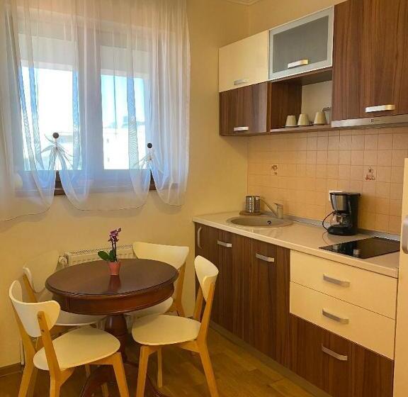 バルコニー付スイート, Parliament Square Mamaia Nord