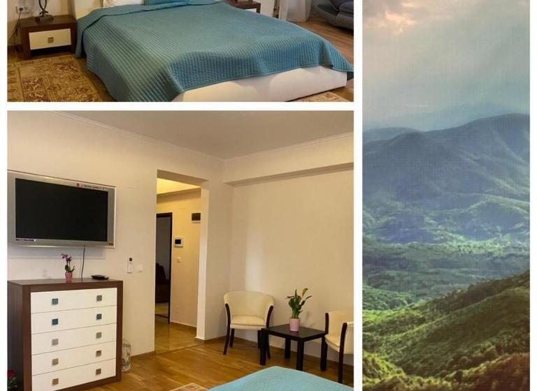 デラックススタジオ, Parliament Square Mamaia Nord