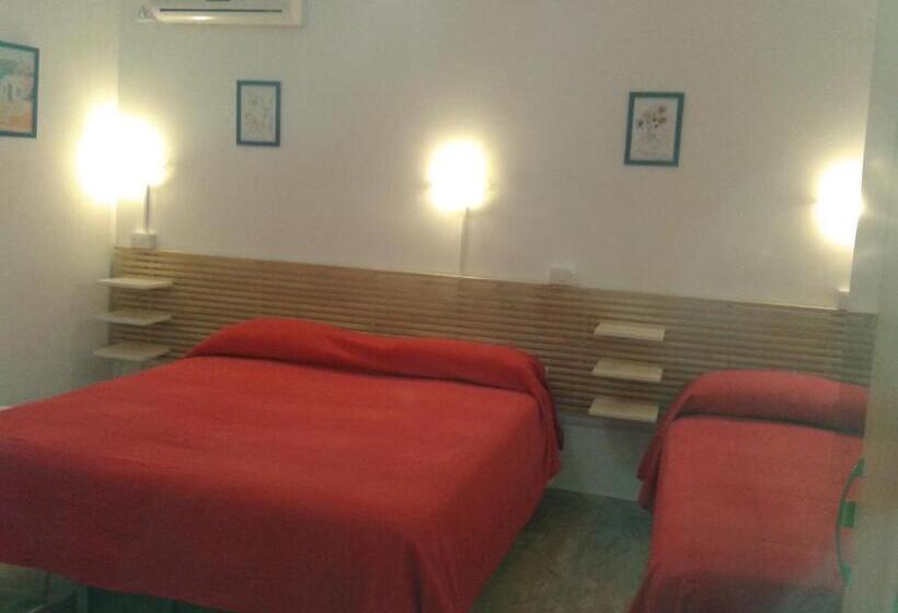 带阳台的三人标准间, B&b Il Nido Dell Aquila