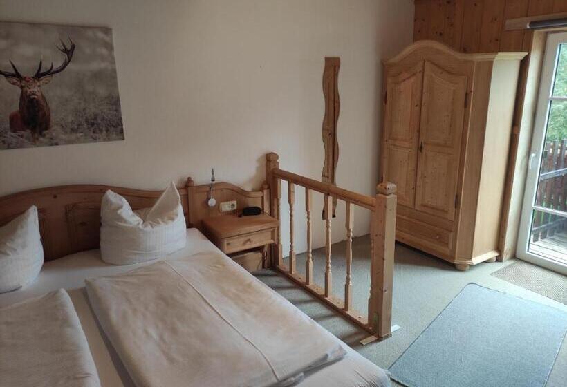 اتاق استاندارد با بالکن, Pension Weißer Hirsch