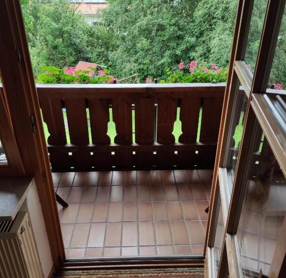 آپارتمان 2 خوابه, Pension Weißer Hirsch