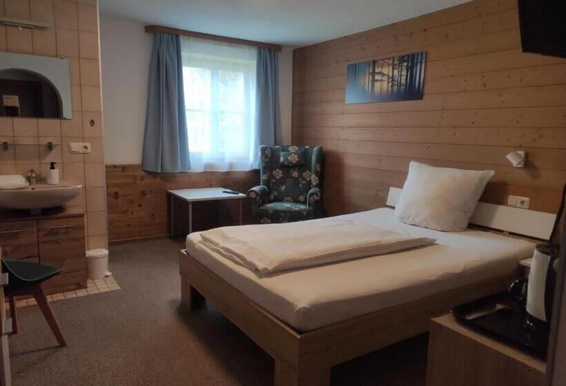 اتاق استاندارد یک نفره, Pension Weißer Hirsch
