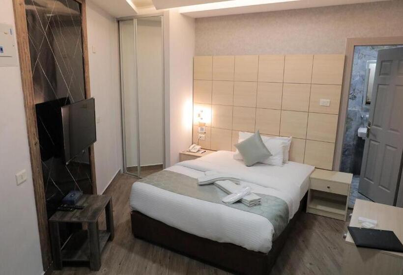 اتاق استاندارد یک نفره, Nishan