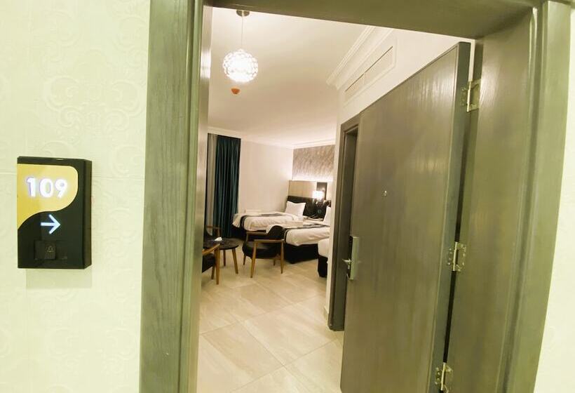 اتاق لوکس سه تخته, Nishan