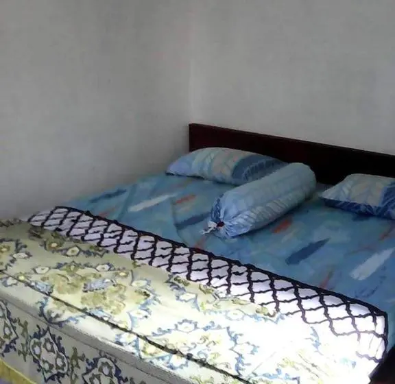اتاق خانوادگی, Kenangan Guest House