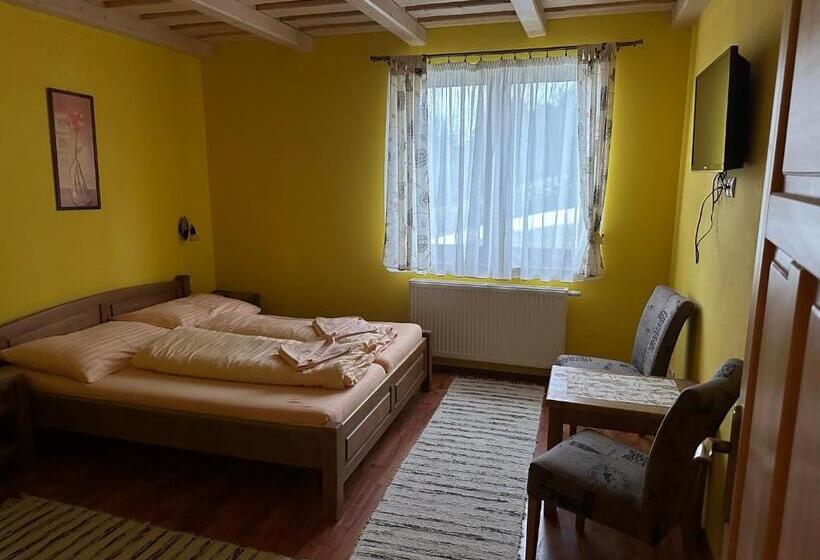 Четырехместный Номер Стандарт, Penzion Relax