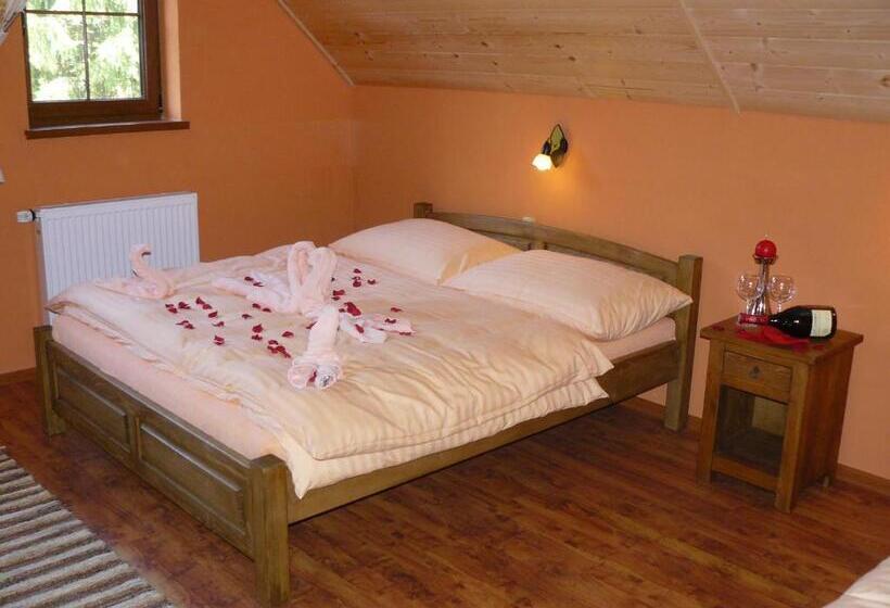 Четырехместный Номер Стандарт, Penzion Relax