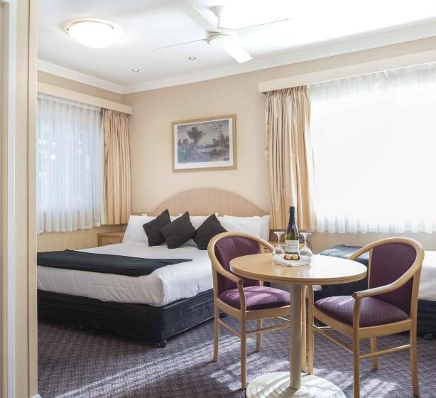 جناح سرير ملكى, Blue Mountains Heritage Motel